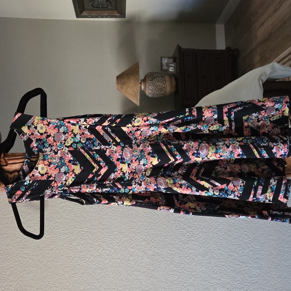 Multicolor Patterned Dress - Picture 2 of 7